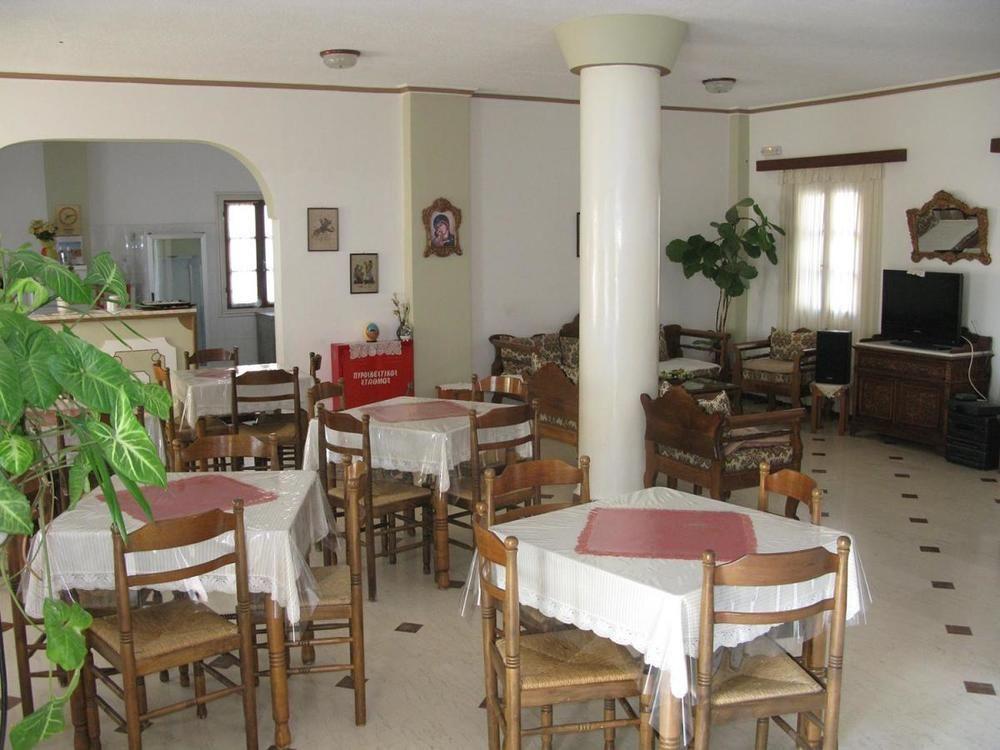 Hotel Adonis (Adults Only) Kamári Buitenkant foto