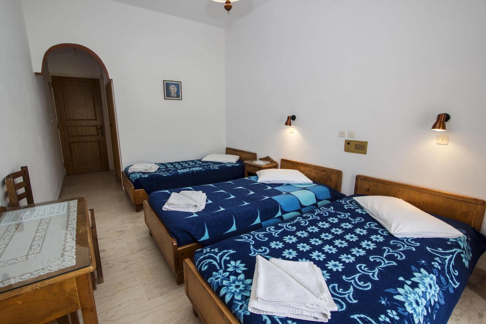 Hotel Adonis (Adults Only) Kamári Buitenkant foto